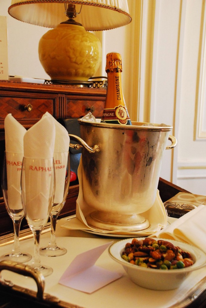Hotel Raphael Paris Champagne Service